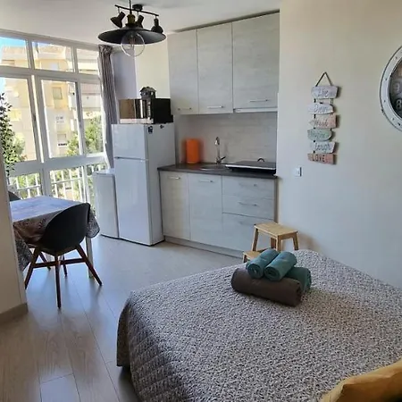 Maite , Luminoso Estudio Junto Al Mar *